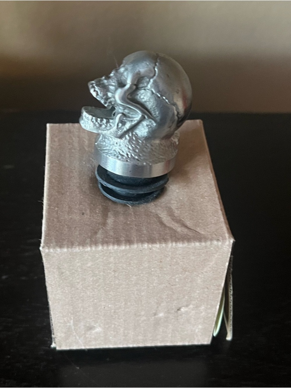 In Vino Veritas Menagerie skull wine pourer - Picture 2 of 5